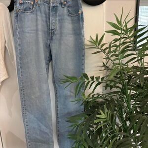 Classic Levi’s Blue Women’s Jeans